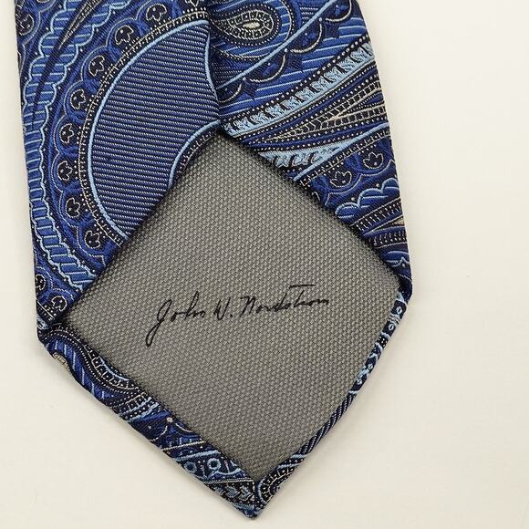 John W. Nordstrom Men's 100% Silk Tie Blue Designer Paisley Necktie - Picture 3 of 6
